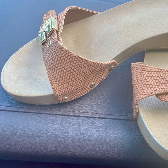 Dr. Scholl's Tan Textured Slide Sandals - Picture 3 of 8